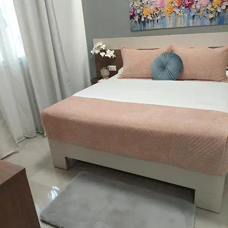 アパート Omega カテリーニ