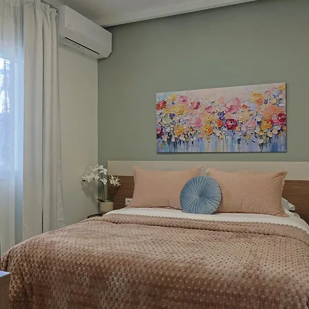 Omega 公寓 卡泰里尼